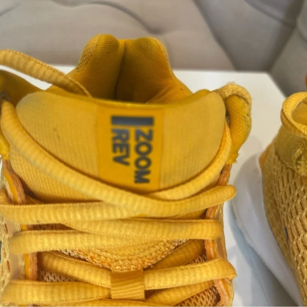 NIKE ZOOM REV TB Gold Orange Yellow Kids size 4.5